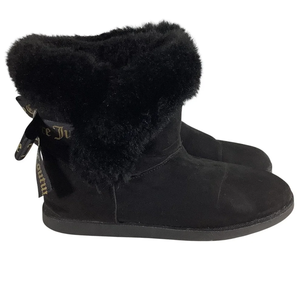 Juicy Couture Womens Black Faux Suede Fur Trim Bow Winter Boots Size 9